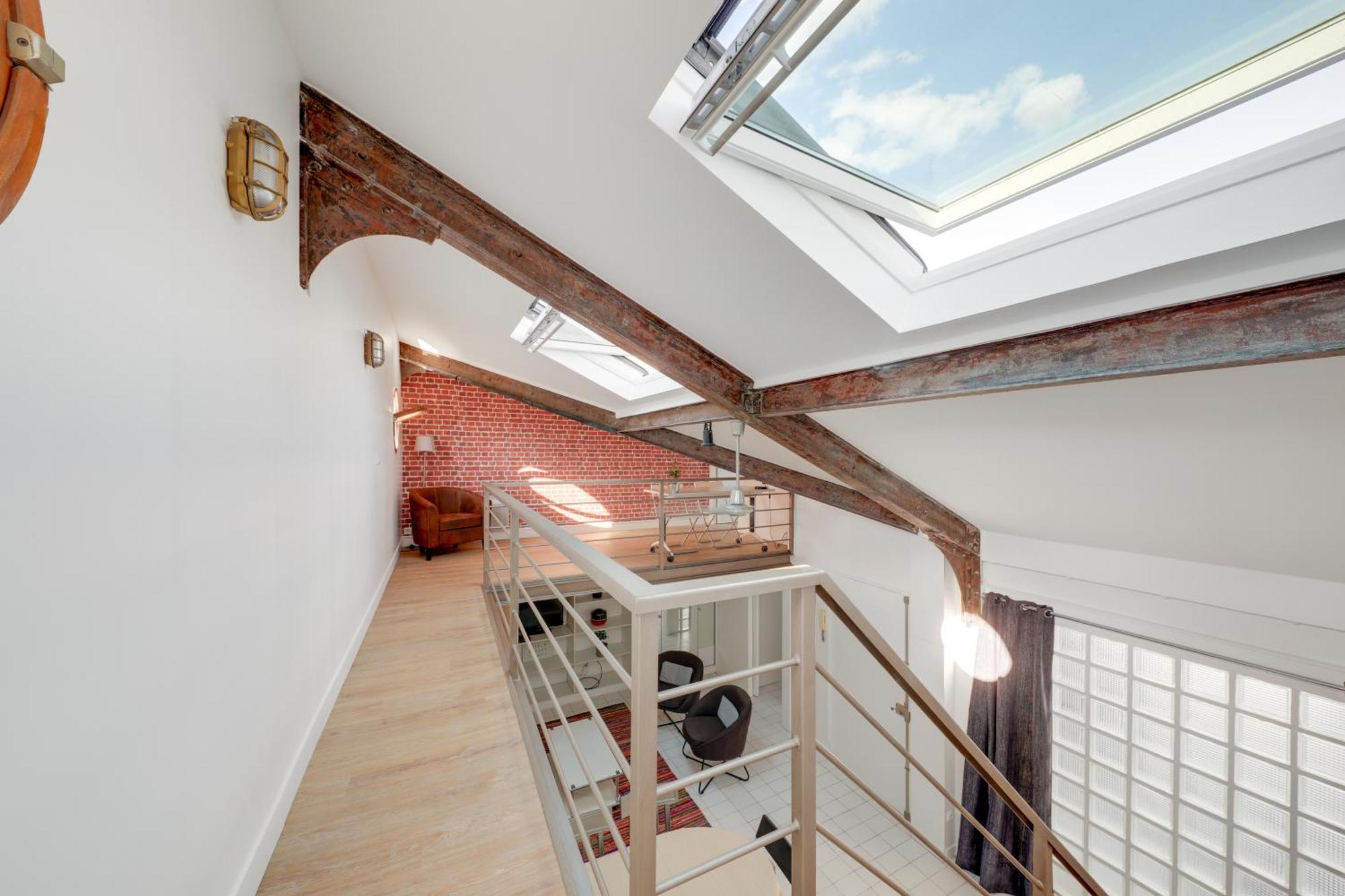 Large Luxury Loft For 6 People By Weekome Parigi